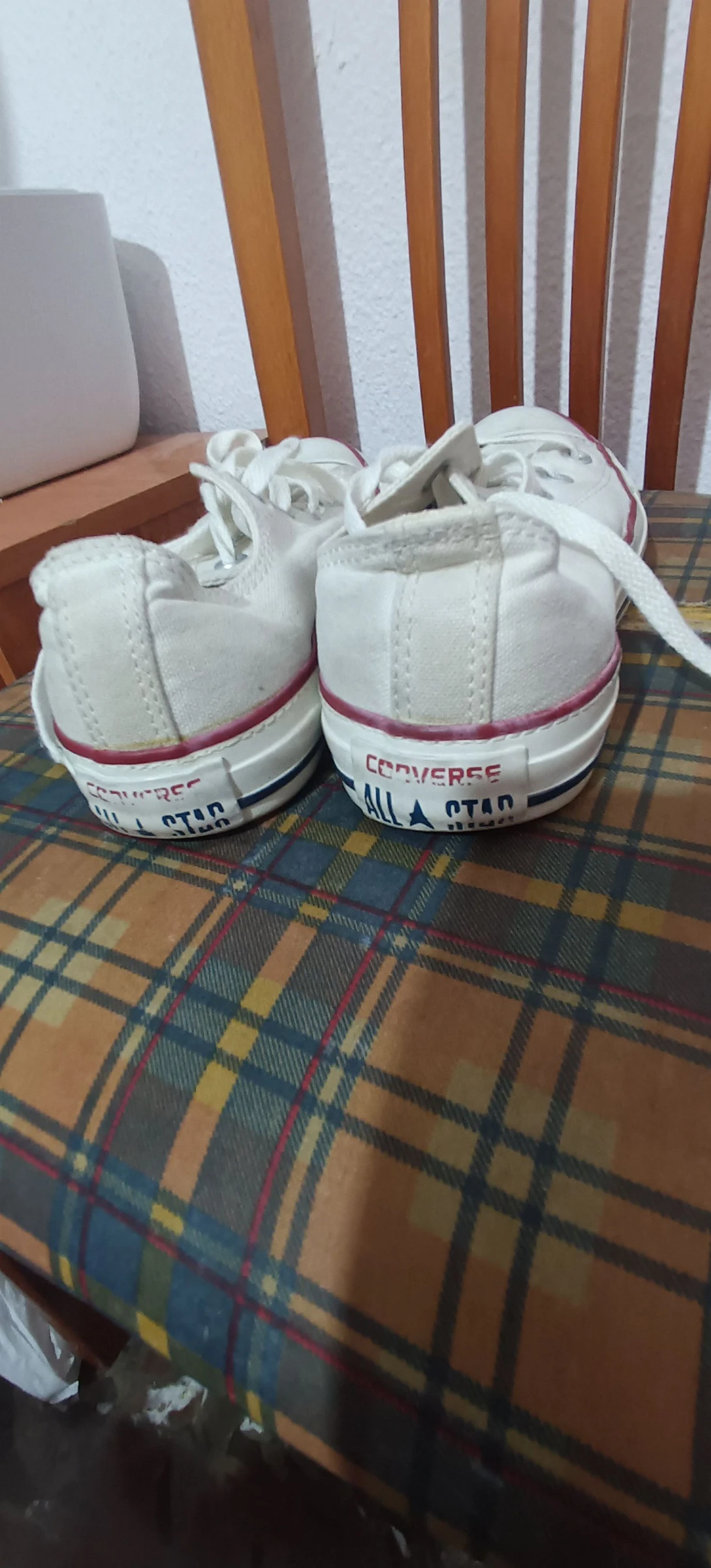 White Converse All Star - Classic and Versatile – photo 3
